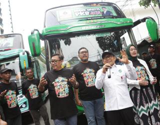 Ringankan Pemudik, Cak Imin Lepas 20 Bus Mudik Gratis PKB 2025