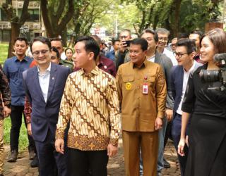 Gibran Tinjau Puskesmas di Tangerang, Cari Solusi Kesehatan