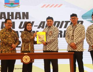 Bupati Serang Serahkan LKPD 2024 ke BPK, Target WTP ke-14
