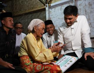 Wagub Banten A Dimyati Natakusumah Salurkan Bantuan RTLH di Kabupaten Lebak