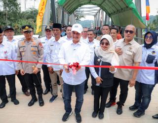 Wagub Banten A Dimyati Resmikan Jembatan Desa Tegal Kabupaten Pandeglang