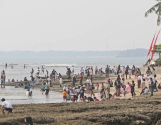 273 Ribu Wisatawan Padati Anyer-Cinangka, Sektor Pariwisata Bergeliat