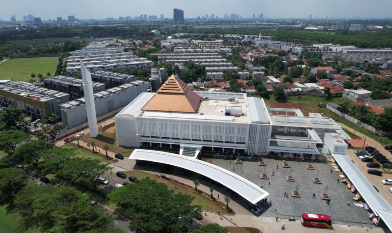 Masjid Raya Baitul Mukhtar BSD City. Foto ist