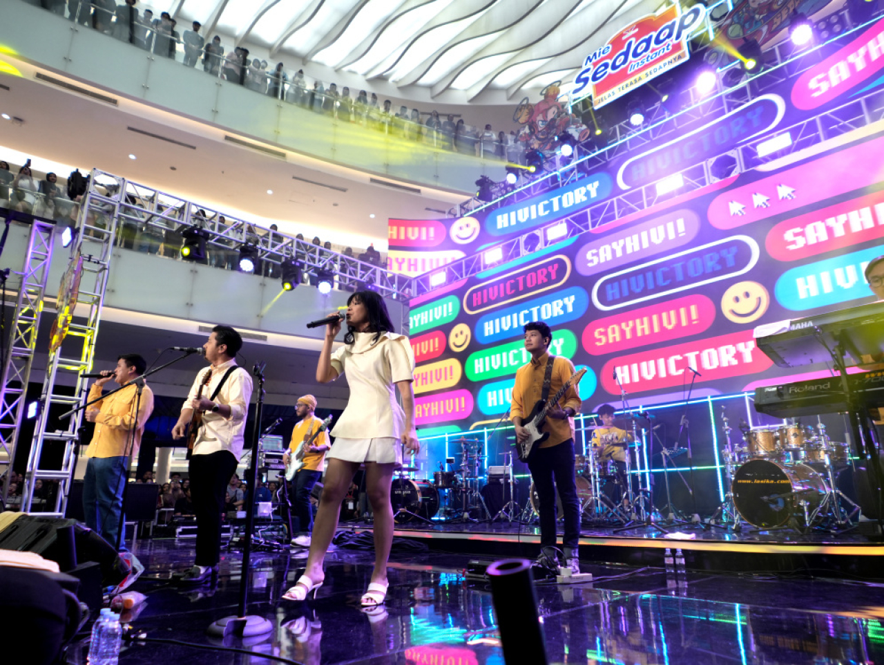 Festival ini juga menghadirkan konser gratis dari musisi papan atas, di antaranya Afgan, Kotak, The Changcuters, Hivi, hingga Utopia.