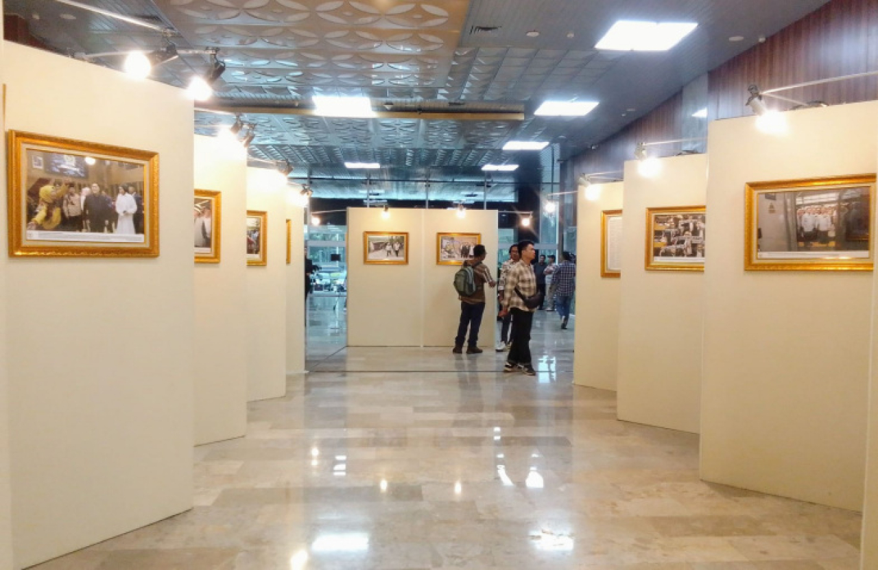 Kepala Biro Pemberitaan DPR RI, Indra Pahlevi, menyebut penyelenggaraan AJK dan pameran foto sebagai “oasis” di tengah hiruk pikuk politik. Foto ist