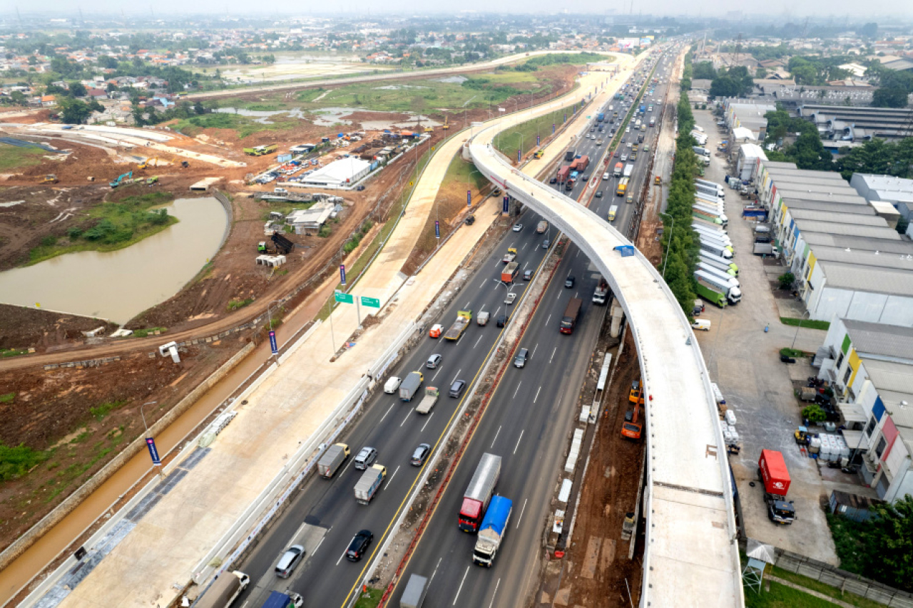Pembangunan akses tol langsung menuju kawasan Paramount Petals terus dikebut. Foto ist