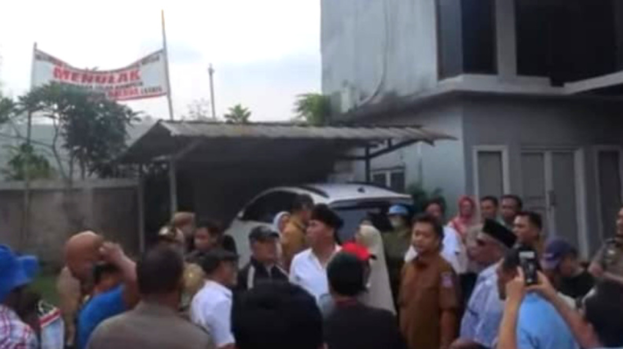 Lurah Pisangan Martyasto memastikan bahwa pembangunan akses jalan Balboa Estate telah memiliki izin lengkap dari Pemerintah Kota Tangerang Selatan. Foto ist