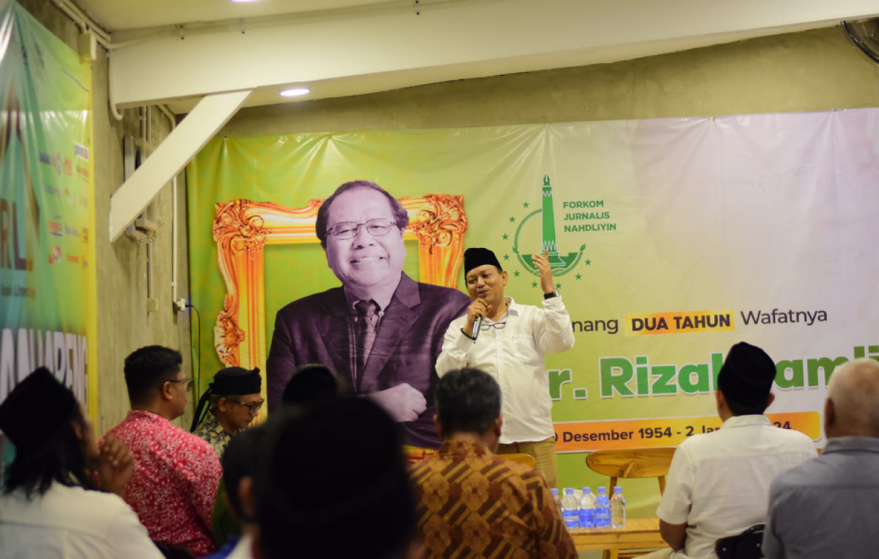 Rizal Ramli dikenang sebagai sosok ekonom yang berani bersuara lantang, konsisten membela kepentingan rakyat kecil. Foto ist