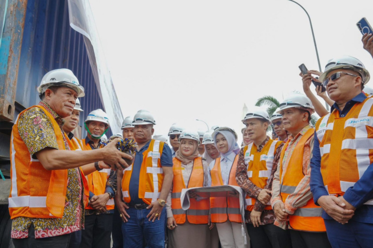 Pemerintah daerah dan operator terminal berharap sinergi dengan pelaku usaha koperasi dapat mendorong peningkatan volume ekspor. Foto ist