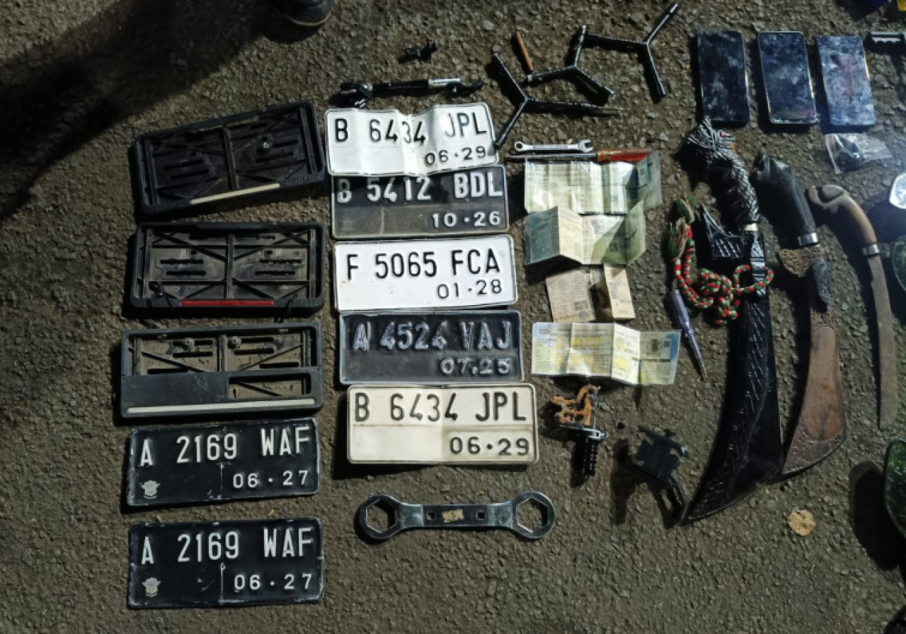 Polisi juga menemukan peralatan untuk mengubah nomor rangka dan mesin kendaraan guna menyulitkan pelacakan. Foto ist