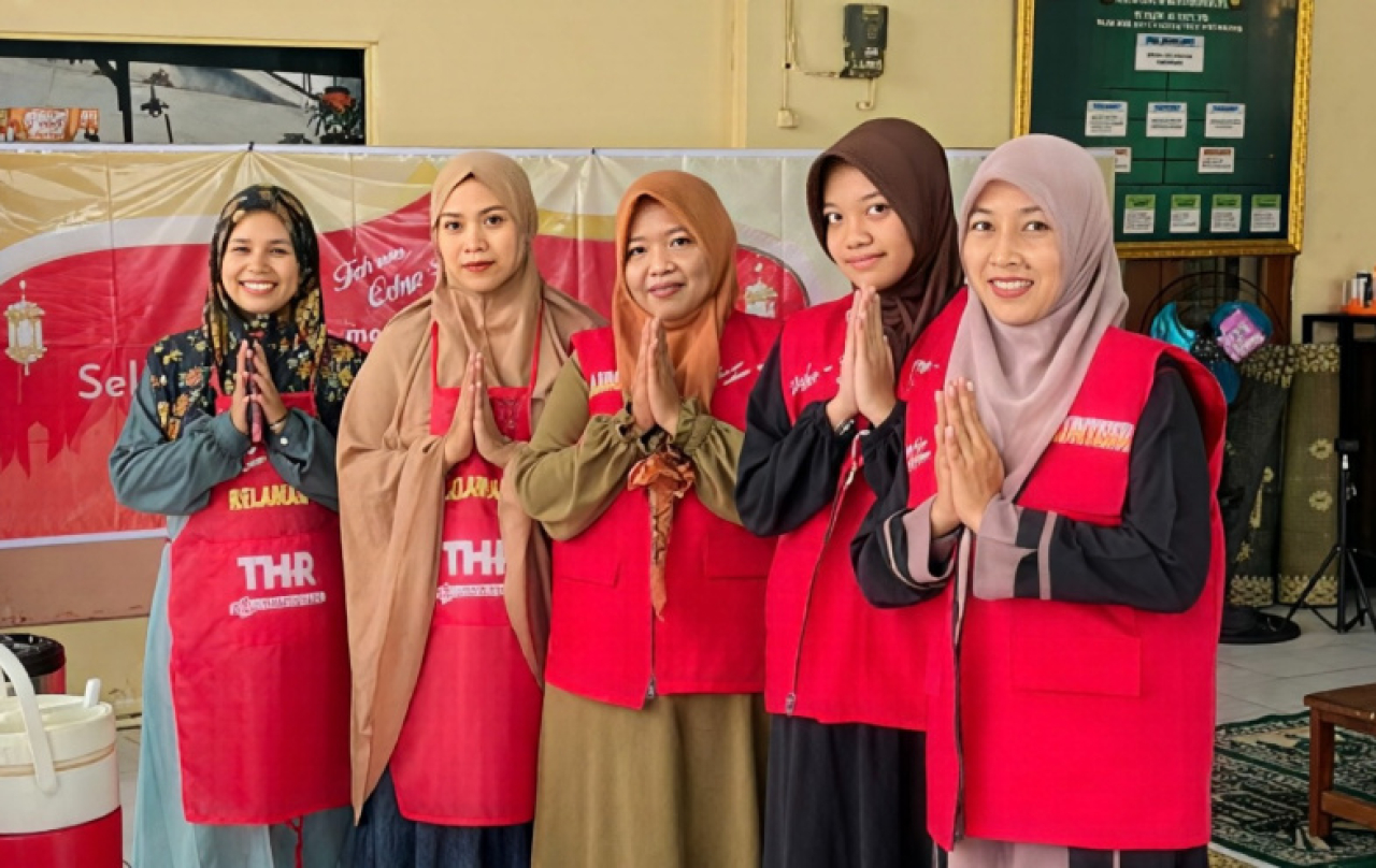 Tak hanya itu, budaya minum teh juga berperan dalam memperkuat interaksi sosial.