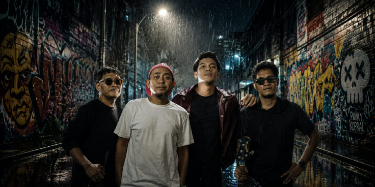 Langkah ini sekaligus memperlihatkan bagaimana band legendaris dapat tetap relevan dengan memadukan identitas lama dan pendekatan baru.